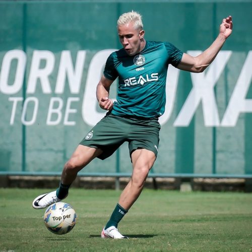 Estilo Distinto: Matheus Frizzo, o Novo Camisa 10 do Coritiba, Desafia Tradições do Meia Clássico