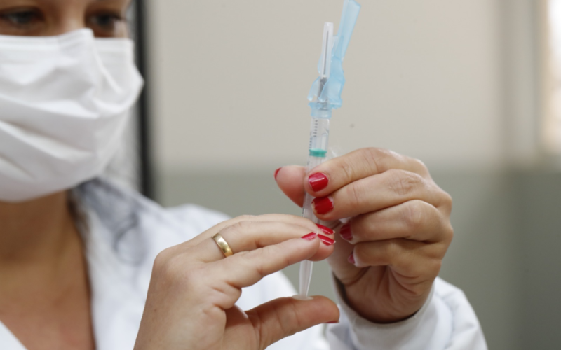 Cascavel recebe reforço na vacinação contra Covid para crianças menores de 5 anos com chegada de 864 doses