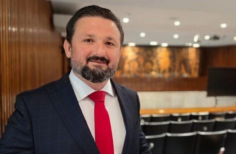 Advogado de Lapa recebe reconhecimento da Assembleia Legislativa do Paraná entre os destacados juristas do Estado