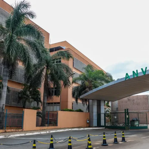 Medicamentos contaminados com vidro e partículas são banidos pela Anvisa