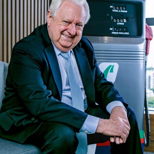 Comenda “Tropeiro da Lapa” é concedida a Arnoldo Hammerschmidt pela IHCL em evento no dia 20 de junho
