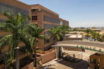 Anvisa expande a autorização de tratamentos para lúpus e esclerose múltipla em jovens pacientes