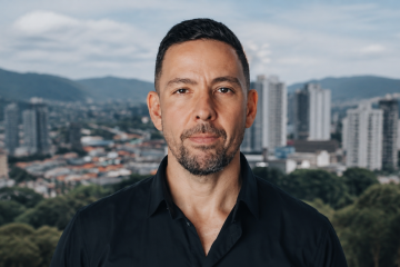 Investigação independente aponta possíveis conflitos de interesse em relações entre executivos da CrowdStrike e revenda no Brasil